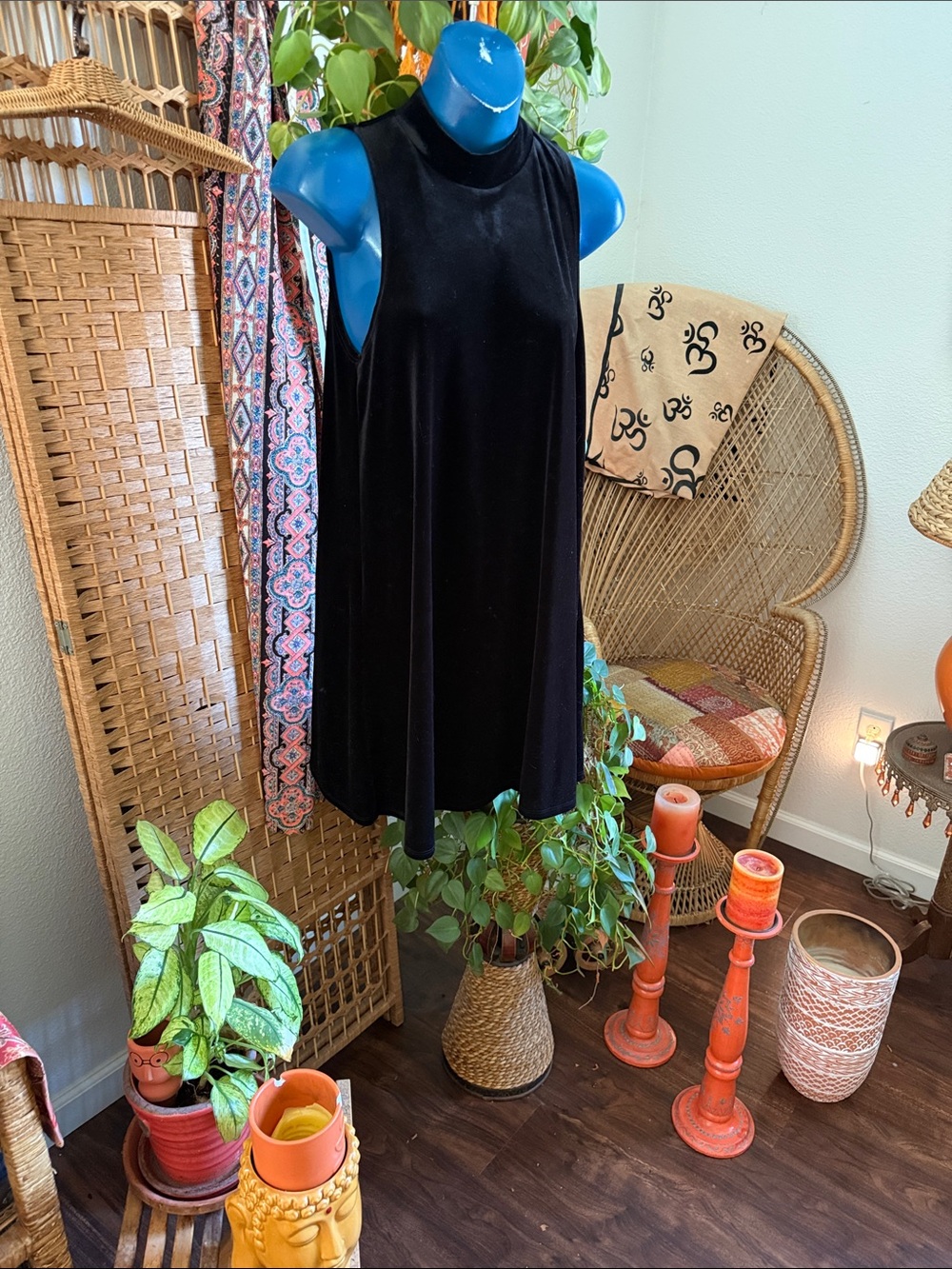 one clothing Black Velvet Mock-Neck Mini Dress